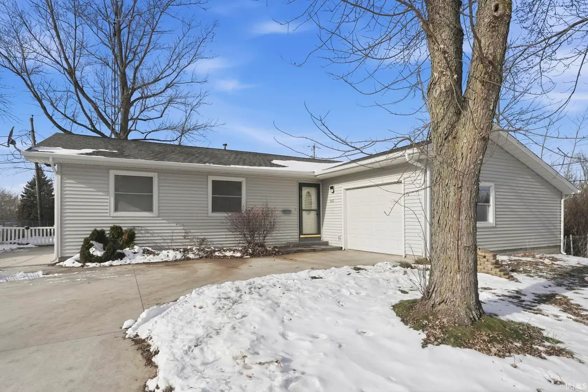 703 Westview Drive, Angola, IN 46703 - Image #1