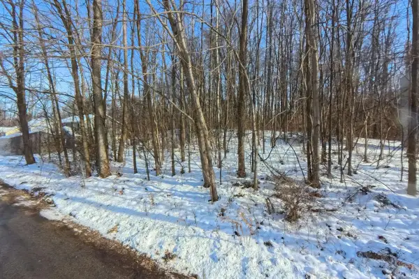 2620 Emerson Forest Parkway, South Bend, IN 46614