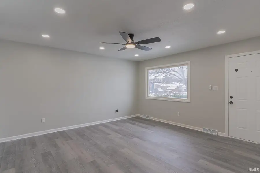 201 E Russ Avenue, Mishawaka, IN 46545 - Image #3