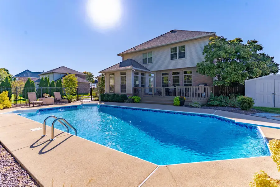 8200 Clearview Drive, Newburgh, IN 47630 - Image #2