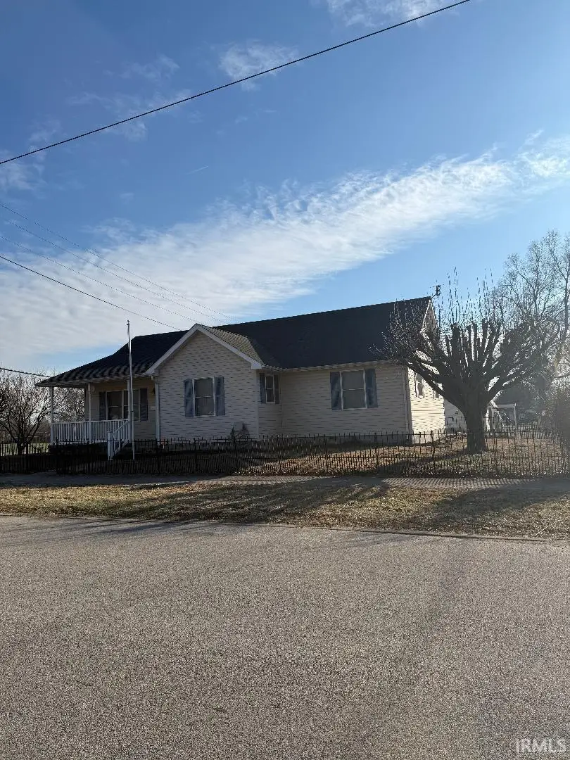 715 E Oak Street, Princeton, IN 47670 - Image #1