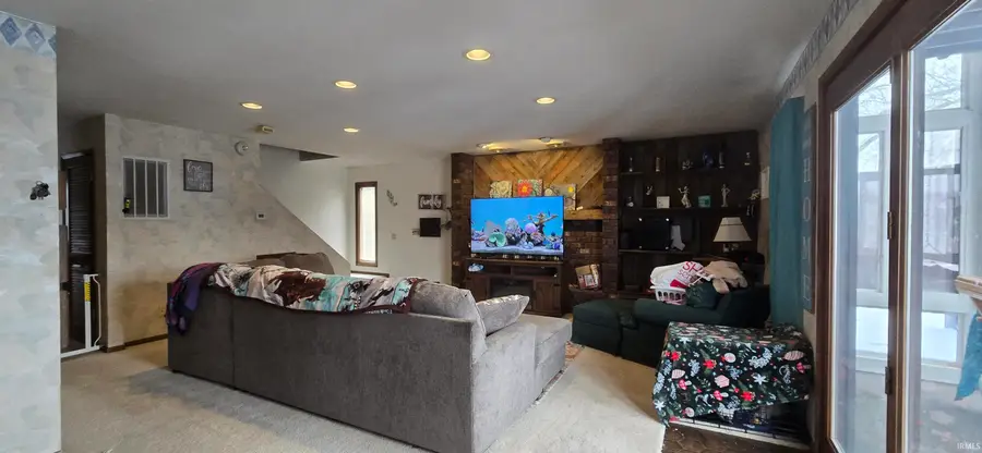 33 E Ireland Drive, North Manchester, IN 46962 - Image #3