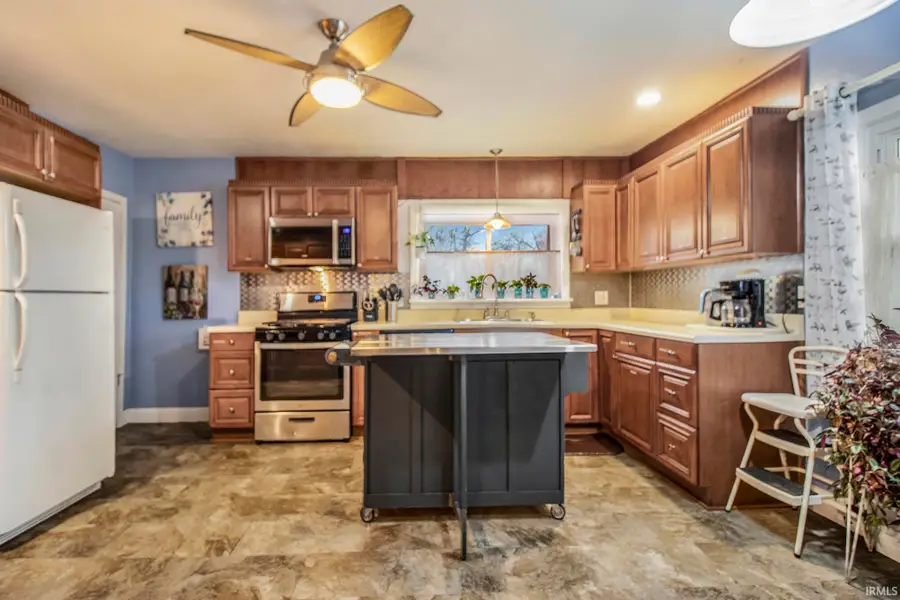 905 White Oak Drive, South Bend, IN 46617 - Image #3