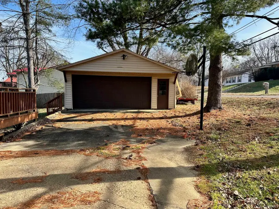 215 Hillcrest Drive, Newburgh, IN 47630 - Image #3