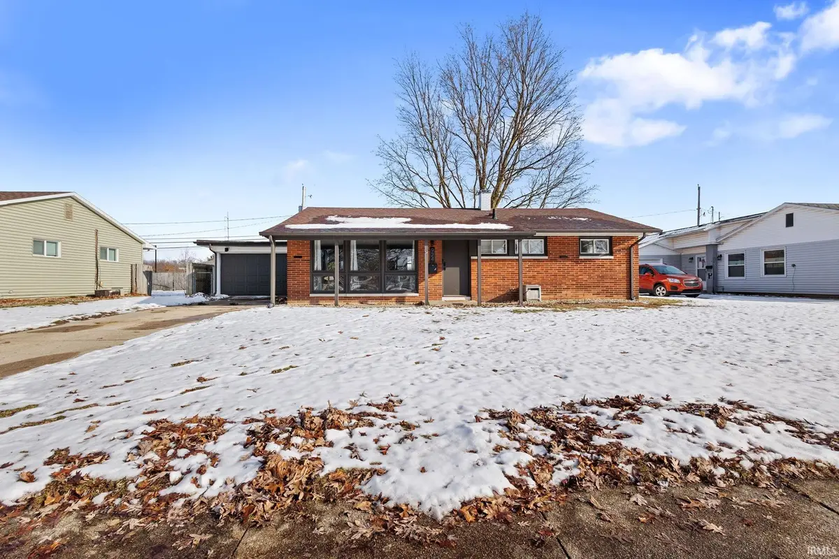 924 Whitehall Drive, South Bend, IN 46615 - Image #1