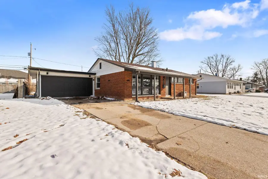 924 Whitehall Drive, South Bend, IN 46615 - Image #2
