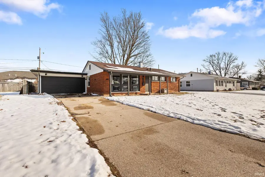 924 Whitehall Drive, South Bend, IN 46615 - Image #3