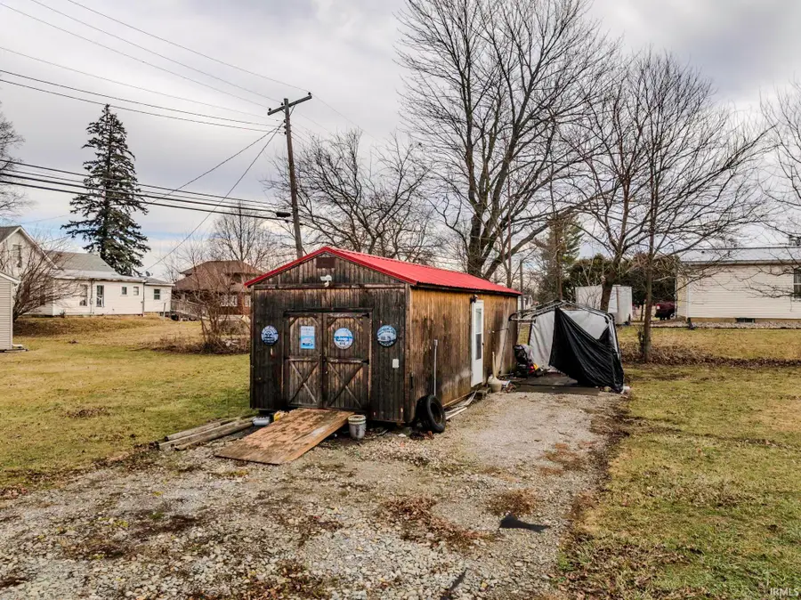 501 E Sycamore Street, Silver Lake, IN 46982 - Image #2