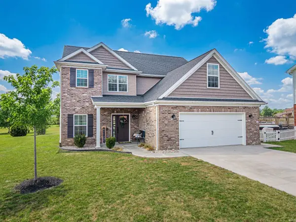 4923 Lincoln Pointe Drive, Newburgh, IN 47630