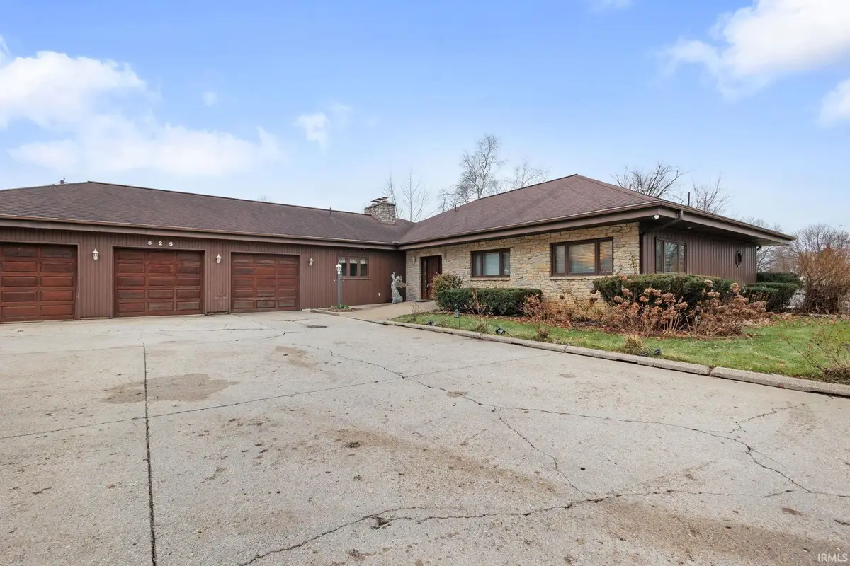 525 W Wayne Street, Middlebury, IN 46540 - Image #1