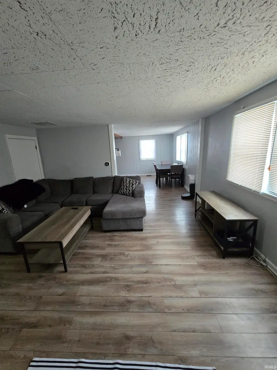 104 W Pine Street, New Market, IN 47965 - Image #2