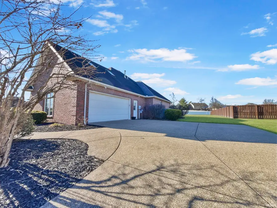 2433 Briarcliff Drive, Newburgh, IN 47630 - Image #3