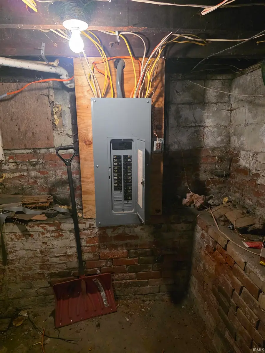 813 E Iowa Street, Evansville, IN 47711 - Image #2