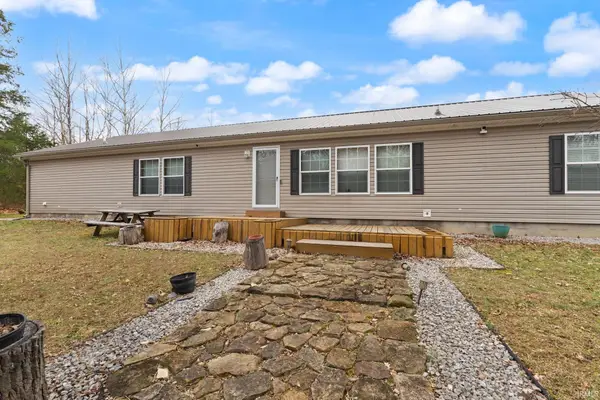 5135 N Vanlaningham Road, Milltown, IN 47145