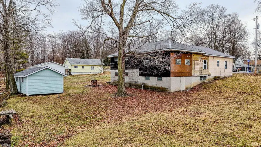 412 W Shutt Avenue, Silver Lake, IN 46982 - Image #3