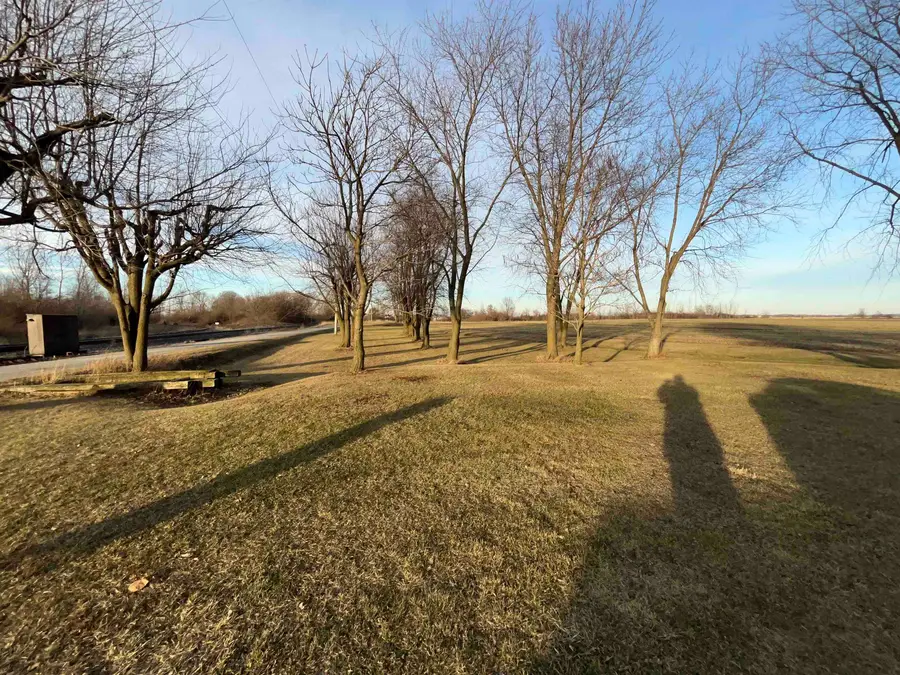 331 E 950 N Road, North Manchester, IN 46962 - Image #2