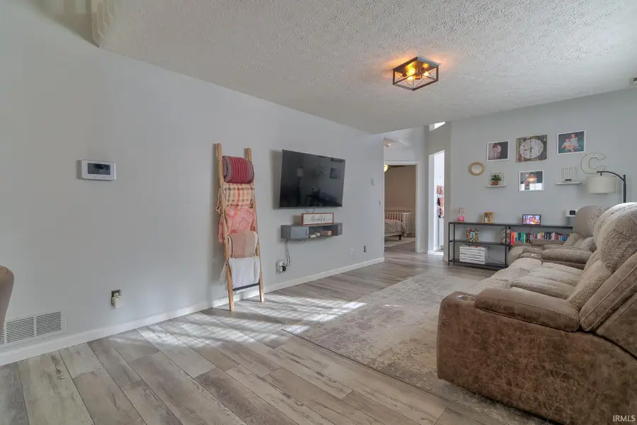 3933 Seasons Pointe, Evansville, IN 47715 - Image #2