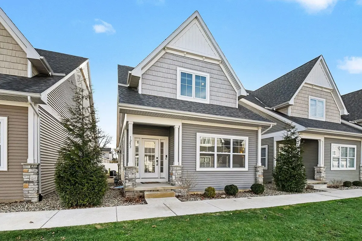 1253 Echoes Circle, South Bend, IN 46617 - Image #1