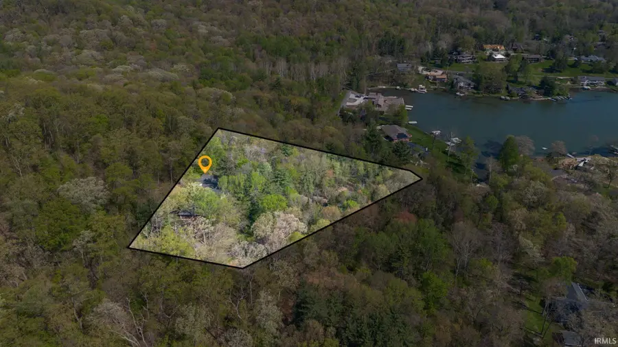 9806 Raintree Dr N, Columbus, IN 47201 - Image #2