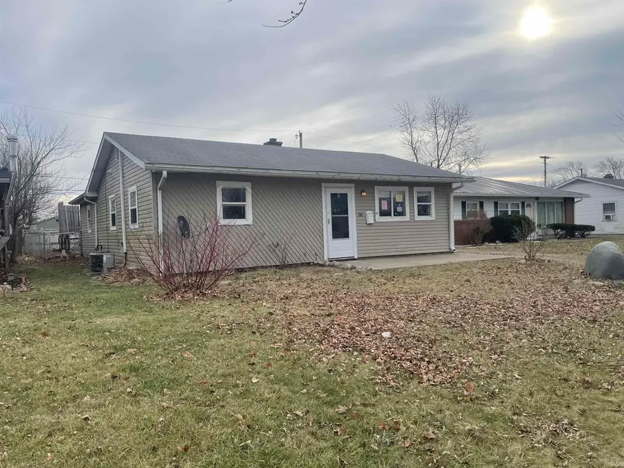 261 N Crescent Drive, Frankfort, IN 46041 - Image #2