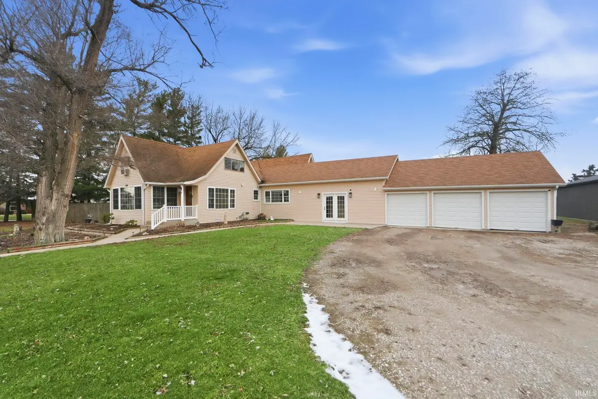 22205 Maple Lane, Woodburn, IN 46797 - Image #1