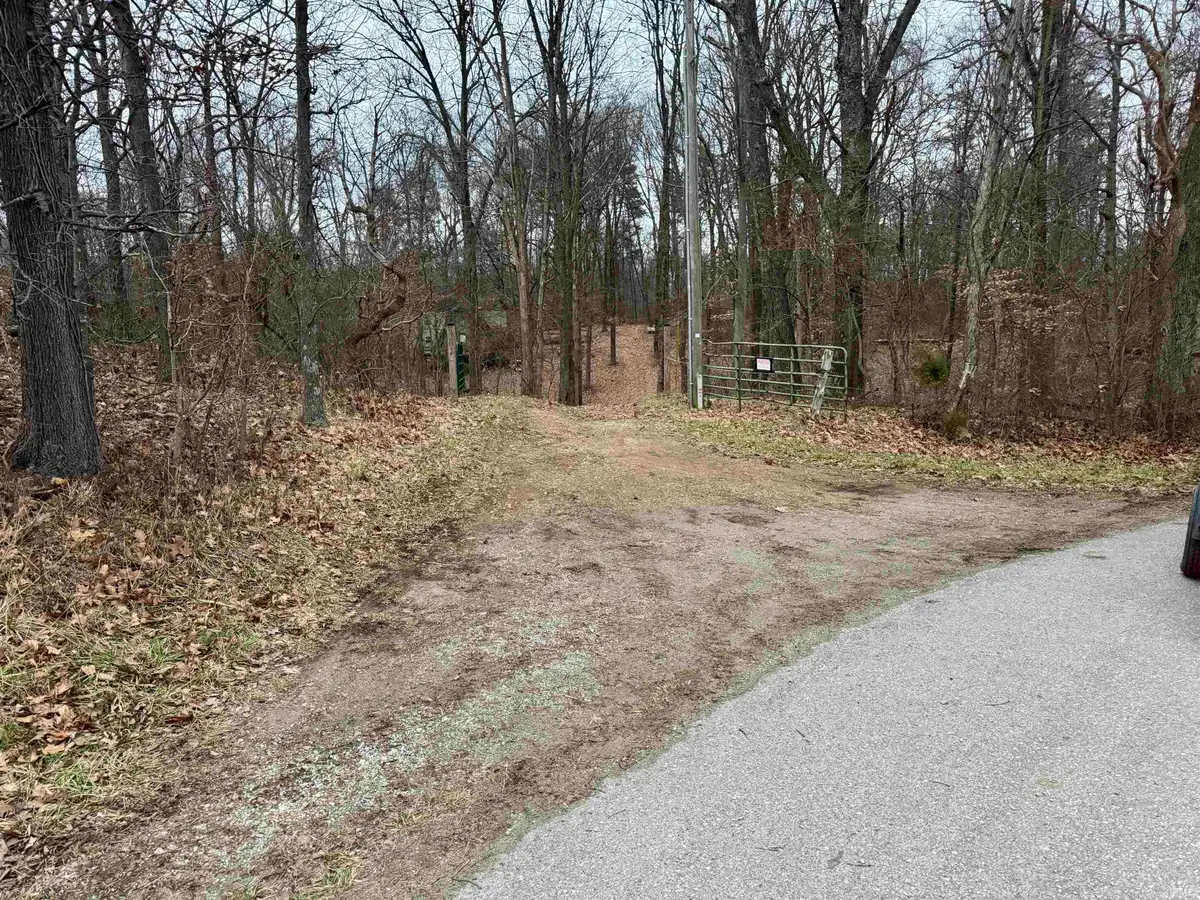 9202 E Garrison Hollow Road, Salem, IN 47167 - Image #1