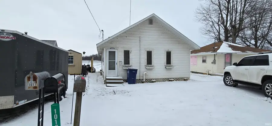 1013 N Edgewater Drive, Silver Lake, IN 46982 - Image #2