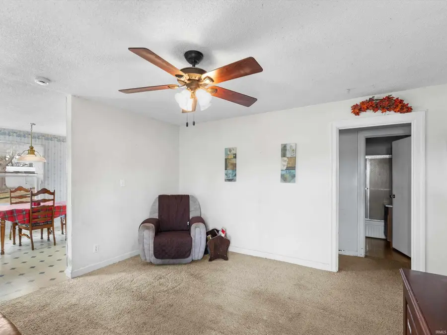 1124 E 4th Street, Mount Vernon, IN 47620 - Image #3