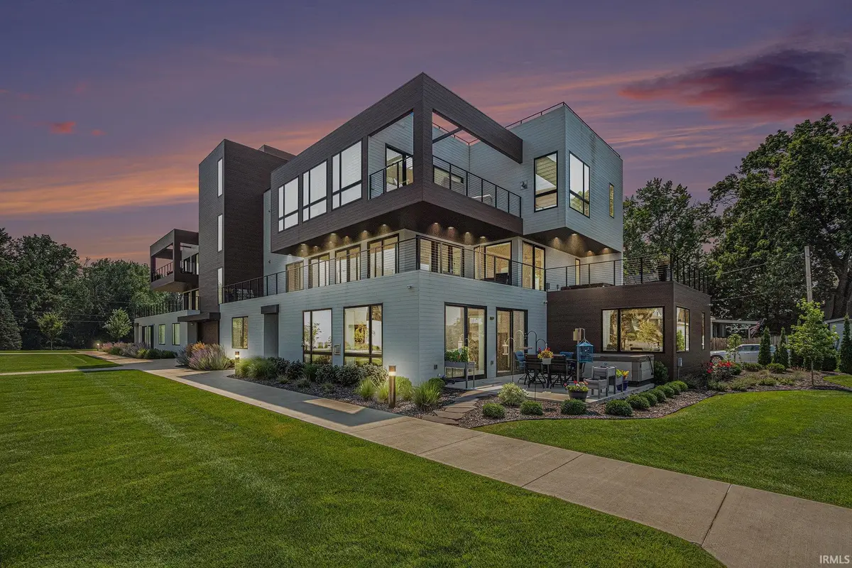 950 E Jackson Boulevard #102, Elkhart, IN 46516 - Image #1