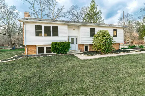 2302 S Curry Pike, Bloomington, IN 47403