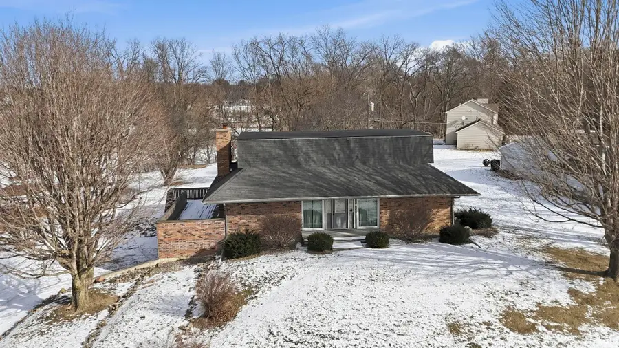 704 N Hillcrest Drive, South Whitley, IN 46787 - Image #2