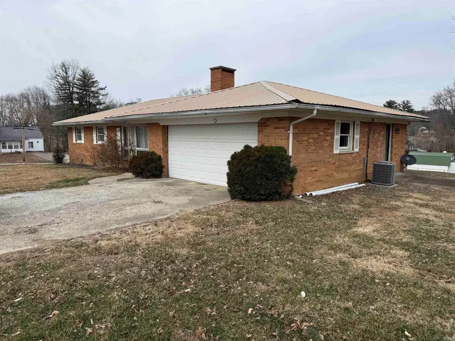 103 E Porter Street, Winslow, IN 47598 - Image #2