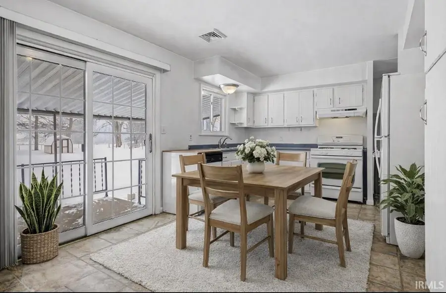 54719 Eisenhower Drive, Elkhart, IN 46514 - Image #3