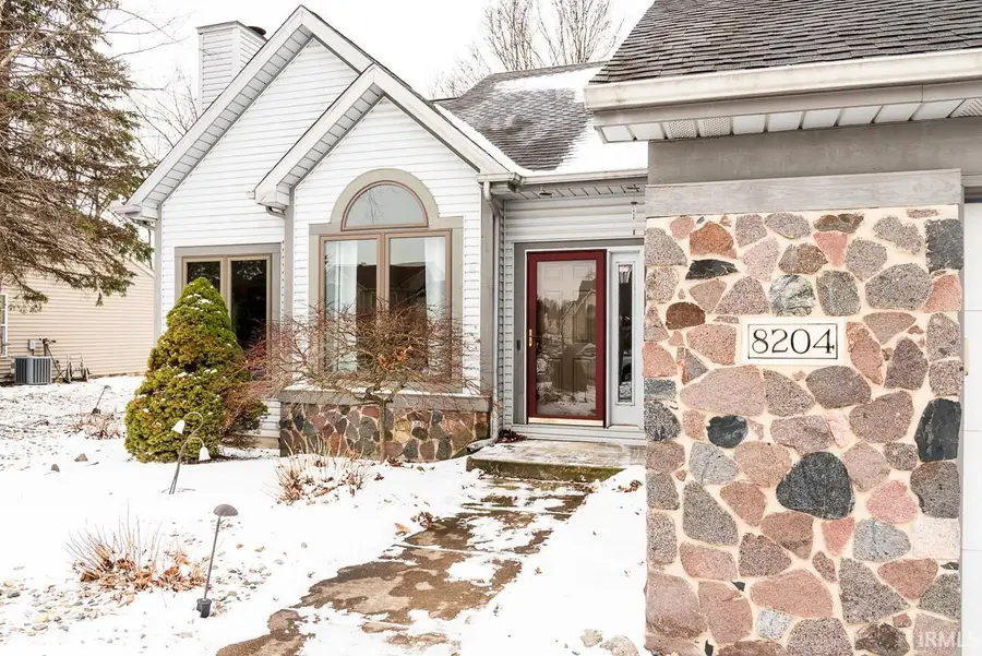 8204 Meadow Hills Drive, Fort Wayne, IN 46835 - Image #3
