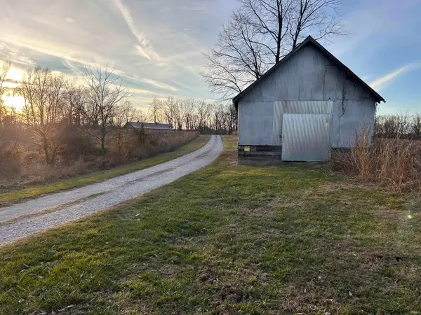 1675 Rabbitsville Road, Mitchell, IN 47446