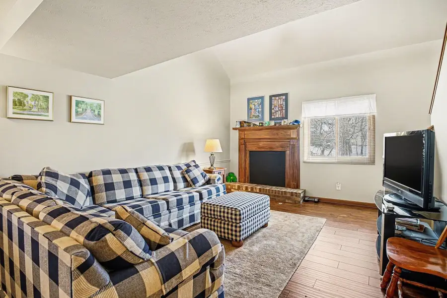 1514 N Oakhill Drive #L8, South Bend, IN 46637 - Image #2