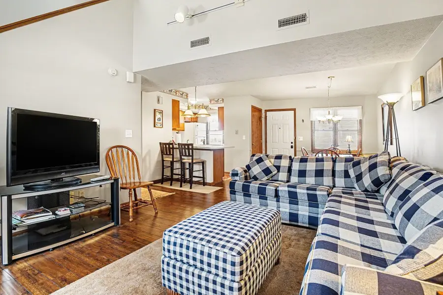 1514 N Oakhill Drive #L8, South Bend, IN 46637 - Image #3