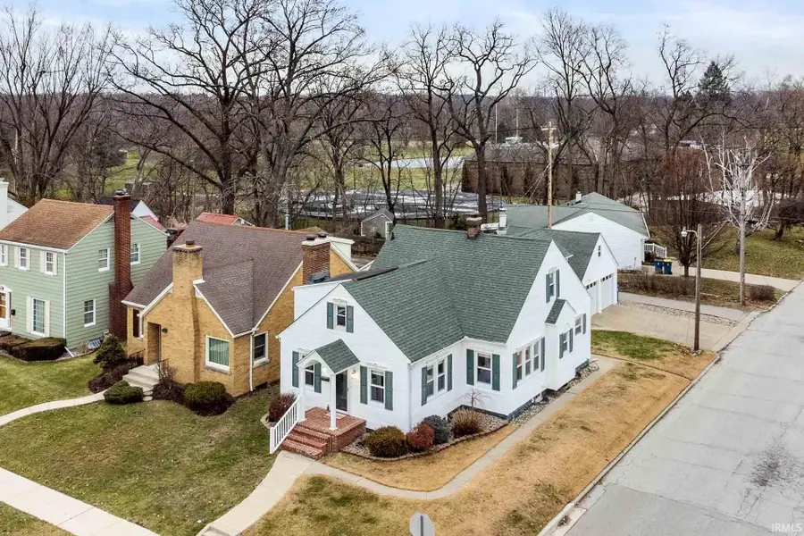 402 N Victoria Street, Mishawaka, IN 46544 - #2