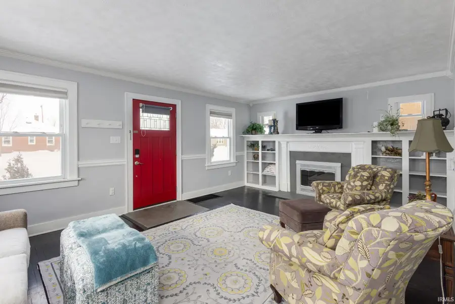 402 N Victoria Street, Mishawaka, IN 46544 - #3