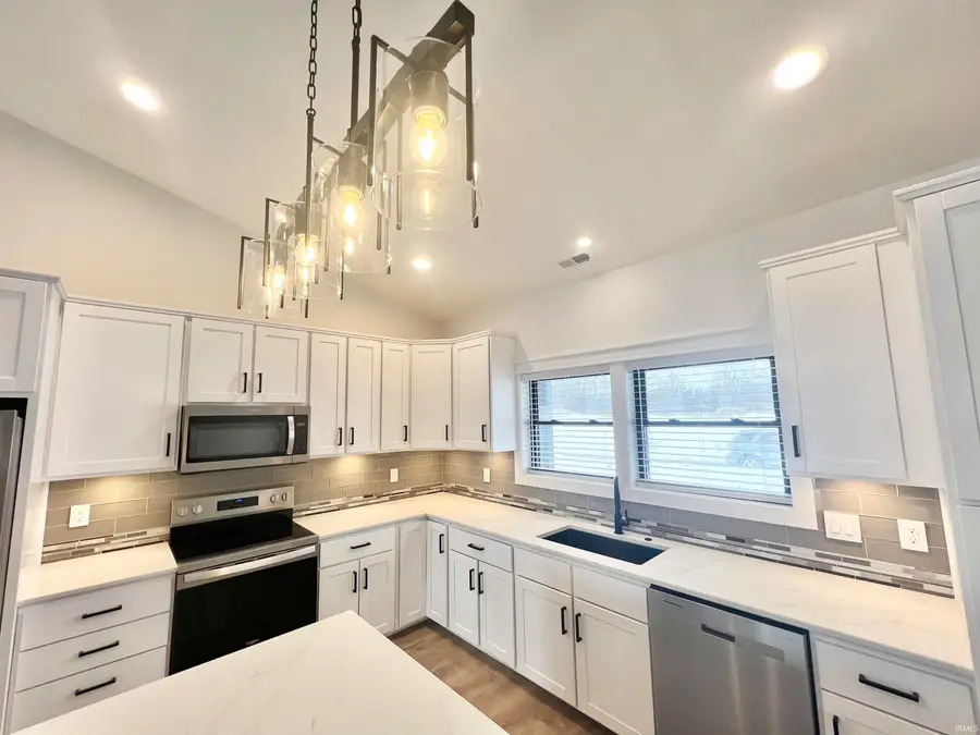 2106 Aruba Drive, Bedford, IN 47421 - Image #3