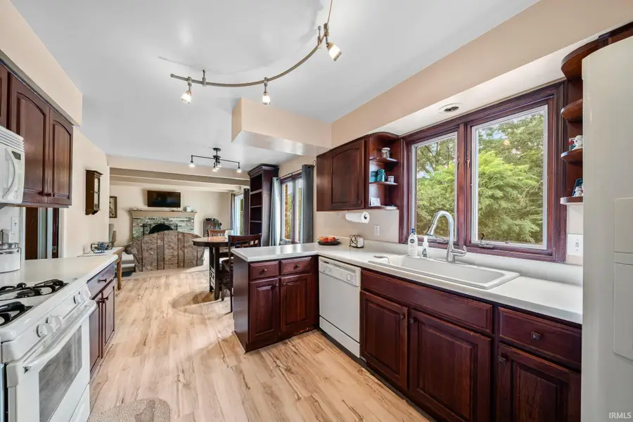 15669 Hearthstone Drive, Mishawaka, IN 46545 - Image #2