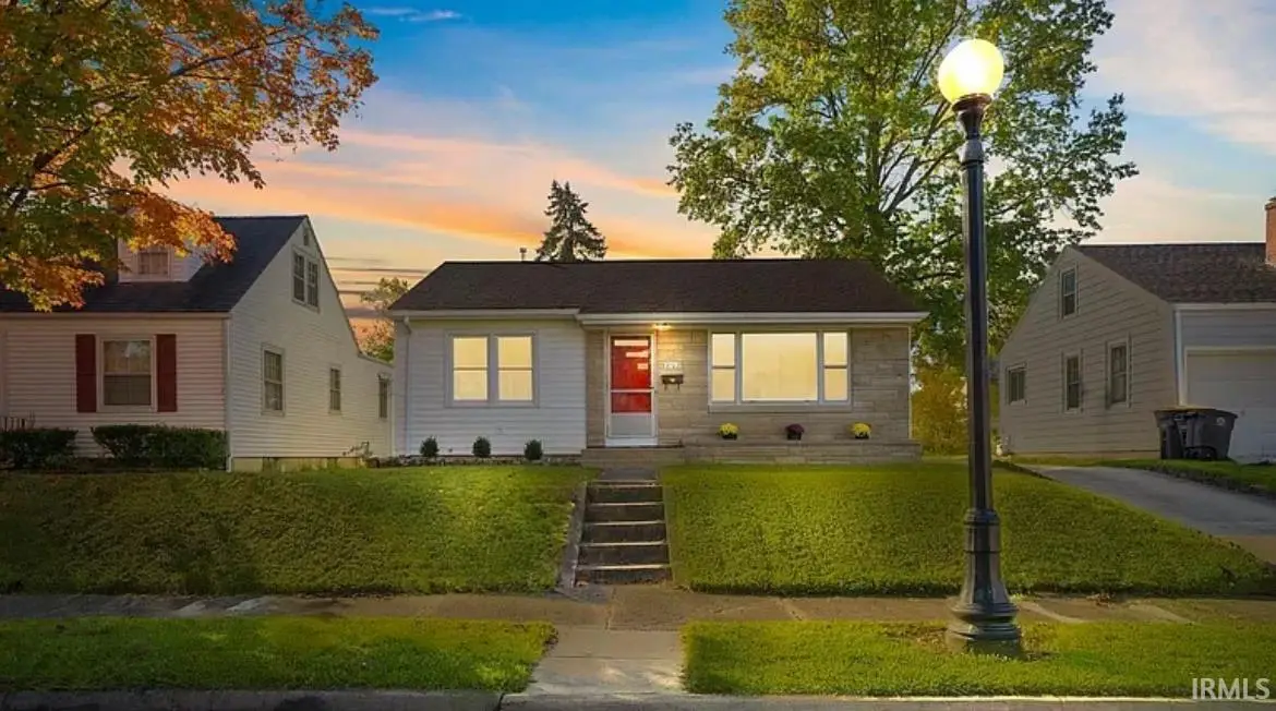 2102 Glenwood Avenue, Fort Wayne, IN 46805 - Image #1