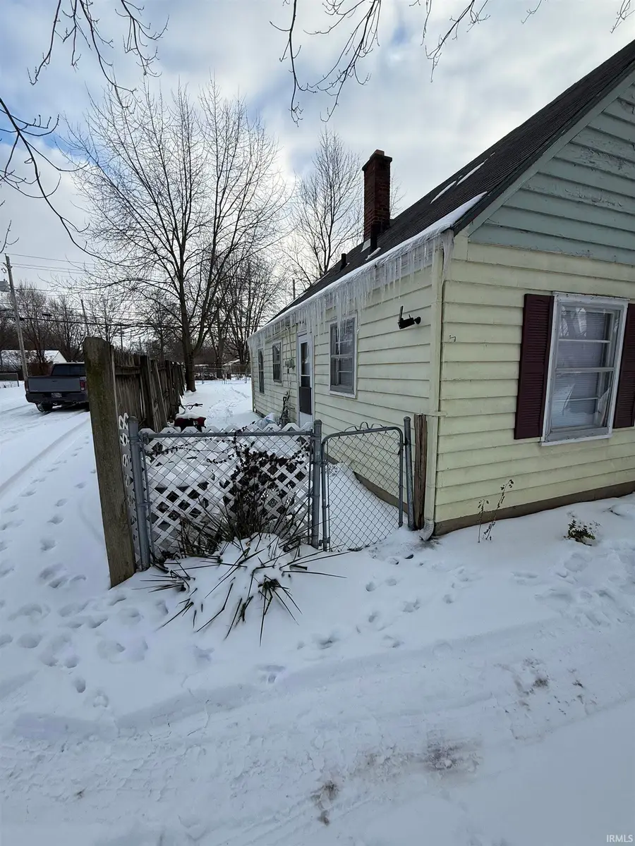 810 Mckinnie Avenue, Fort Wayne, IN 46806 - Image #2