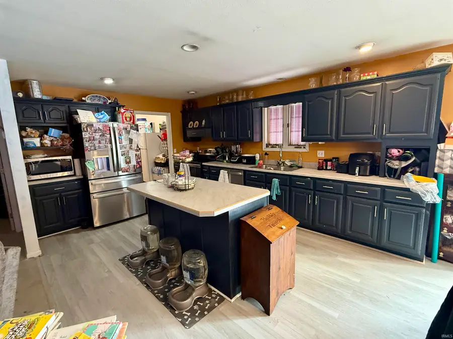 245 E Schlomer Road, Vincennes, IN 47591 - Image #2