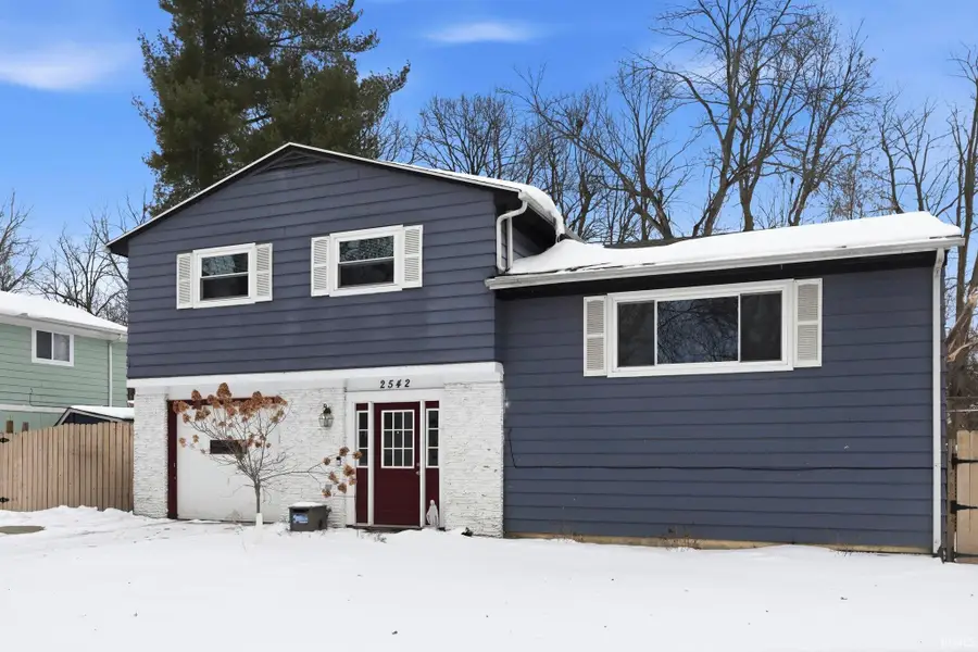 2542 Deerwood Drive, Fort Wayne, IN 46825 - #3