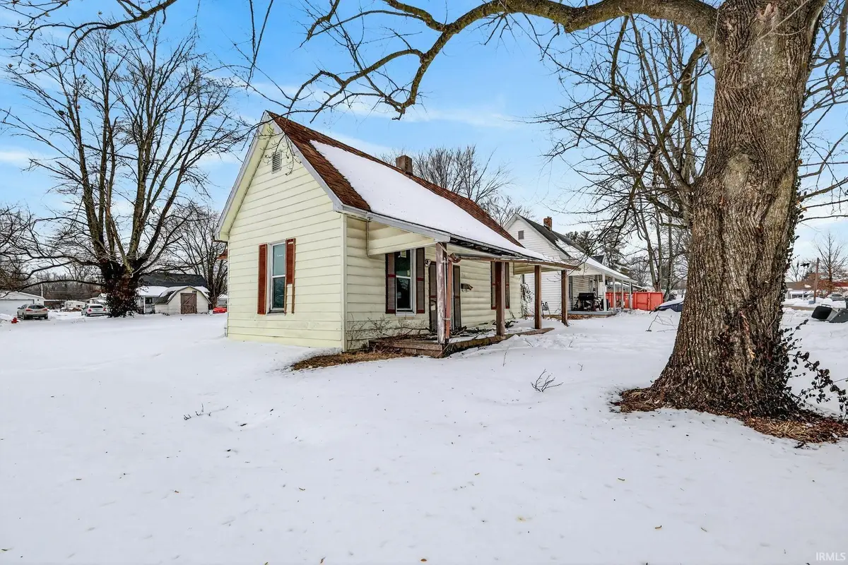 610 4th Street, Linton, IN 47441 - #1