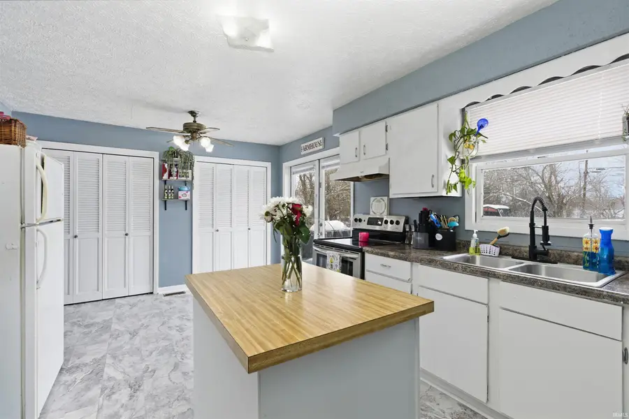 402 Boone Lane, Mitchell, IN 47446 - Image #3