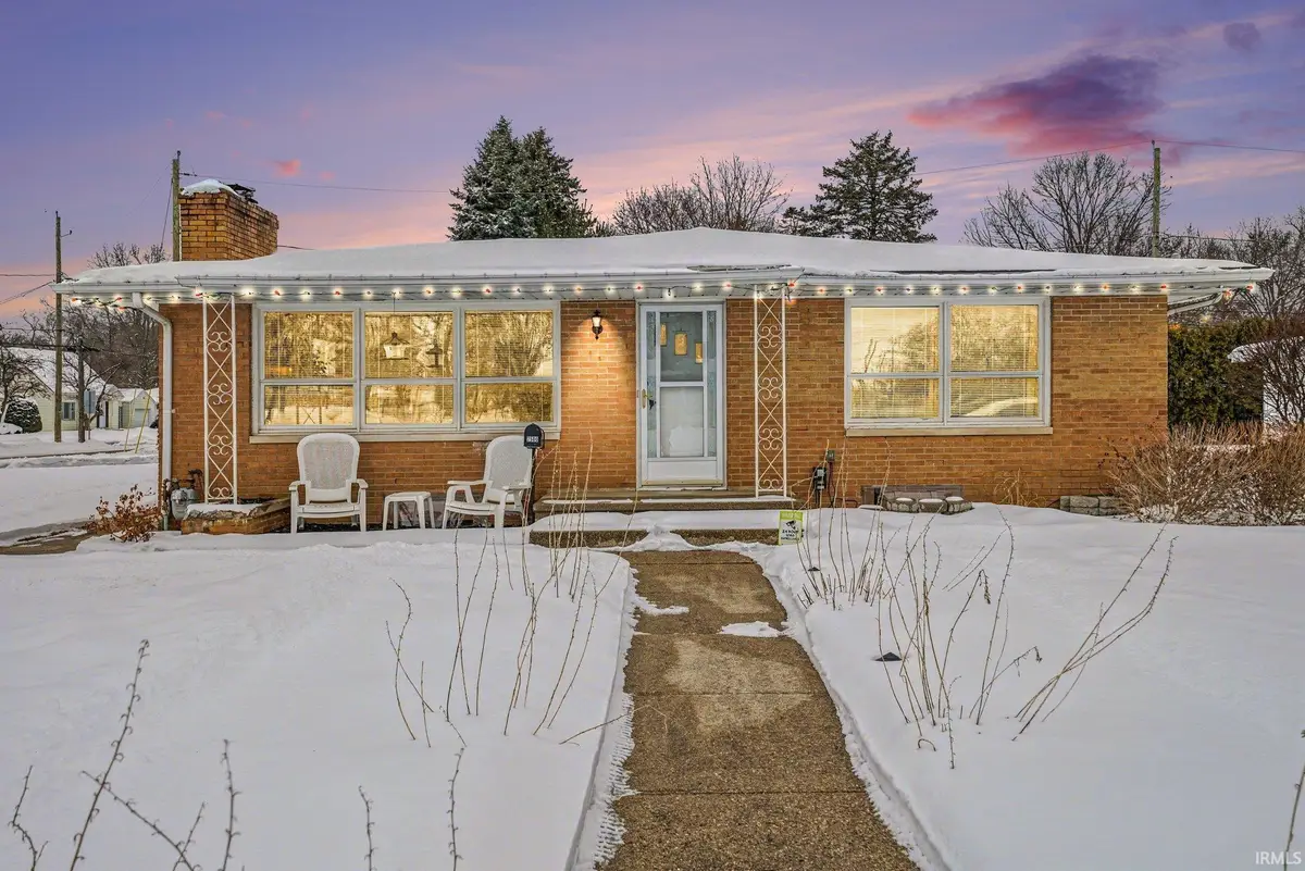 2500 Riverview Pl, Elkhart, IN 46516 - Image #1