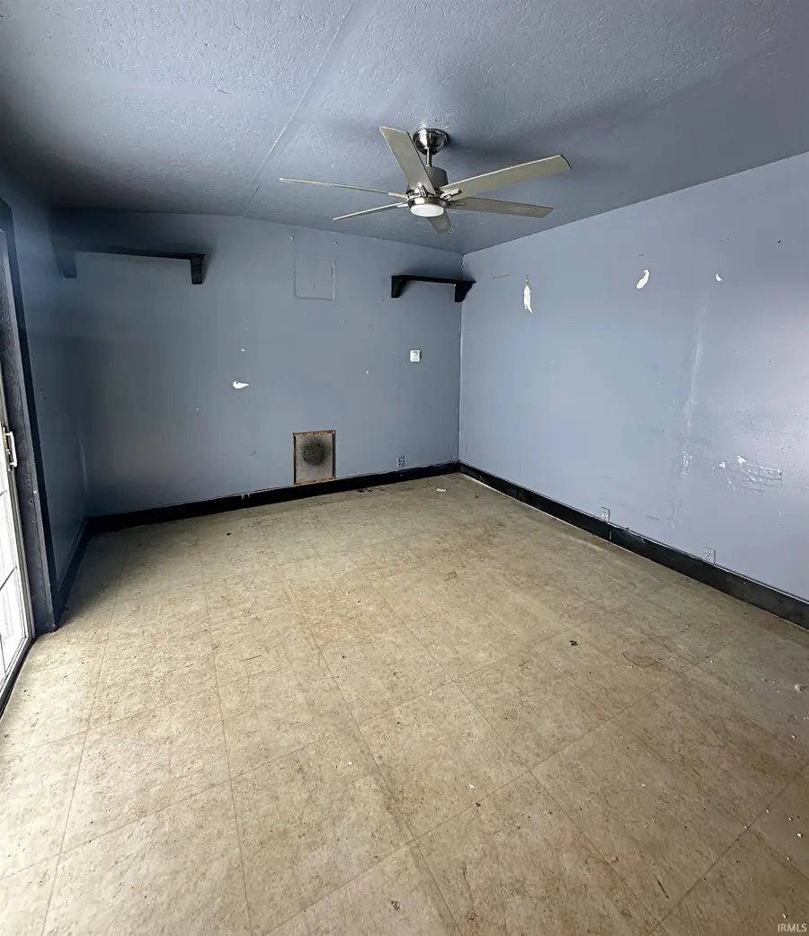 701 Park Street, Loogootee, IN 47553 - #3