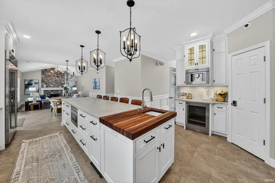 3334 Deer Lake Drive, South Bend, IN 46614 - #3